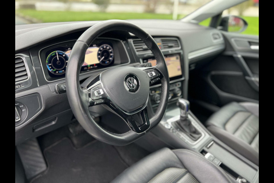 Volkswagen e-Golf Automaat Keyless|Camera|Dynaudio|DAB+|AppleCarplay|Adaptive Cruise|Front assist