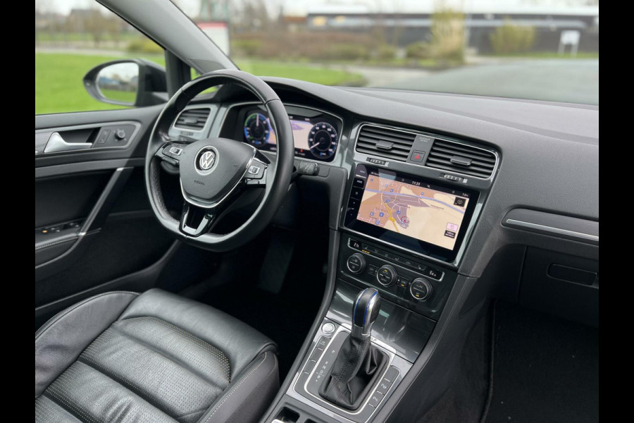 Volkswagen e-Golf Automaat Keyless|Camera|Dynaudio|DAB+|AppleCarplay|Adaptive Cruise|Front assist