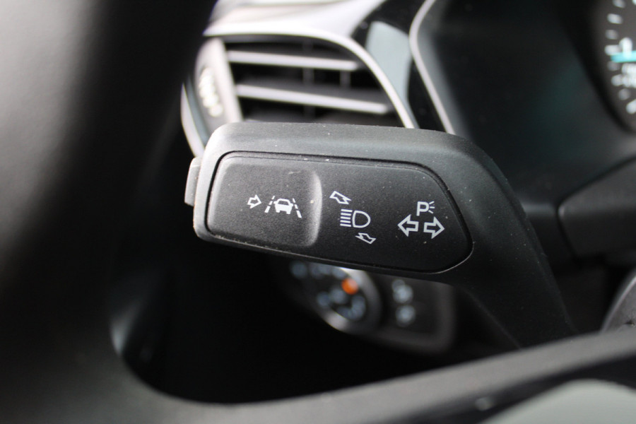 Ford Fiesta 1.1 Trend | Lage km stand | Airco | Cruise | Parkeersensoren | Nieuwe APK |