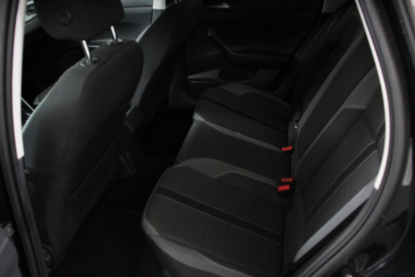 Volkswagen Polo 1.0 TSI 116pk DSG Highline | Climate control | Navigatie | Apple Carplay/Android Auto | Lichtmetalen velgen | Parkeer sensoren | Extra getint glas