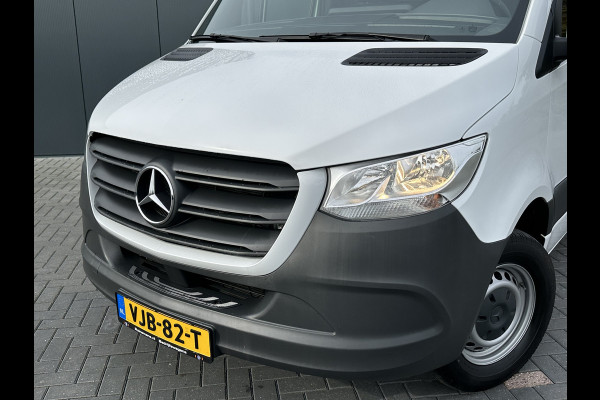 Mercedes-Benz Sprinter 315 CDI 150 PK AUTOMAAT RWD / L2H2 / 1e EIG. / OPRIJPLAAT / INRICHTING / TREKHAAK 2.8T / CAMERA / AC / CRUISE