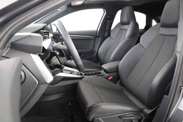 Audi A3 Limousine 30 TFSI S edition 110 pk Automaat | Verlengde garantie | Navigatie | Panoramadak |  Parkeersensoren achter |