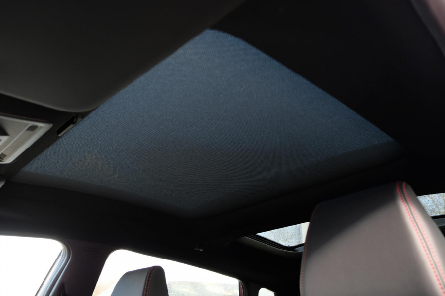 Ford Fiesta 1.0 EcoBoost Hybride ST-Line X Vignale 125 PK | Trekhaak Afneembaar | Panorama dak | Adaptive Cruise | Winterpack | Draadloos Laden | 18 inch | B&O Audio | Virtual Cockpit