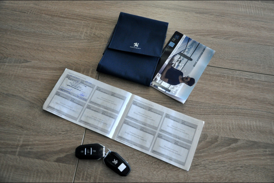 Peugeot 2008 1.2 PureTech Allure | Navigatie | Camera | Dealer onderhouden