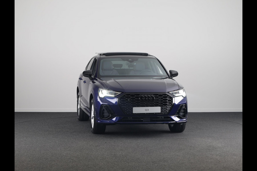 Audi Q3 Sportback 45 TFSI e S Edition Exclusive kleur: Misticblau perleffect