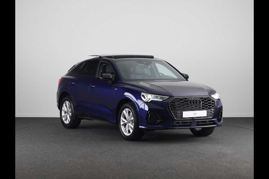 Audi Q3 Sportback 45 TFSI e S Edition Exclusive kleur: Misticblau perleffect