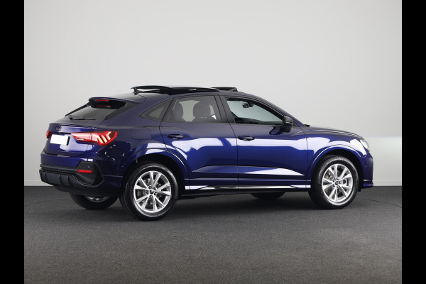 Audi Q3 Sportback 45 TFSI e S Edition Exclusive kleur: Misticblau perleffect