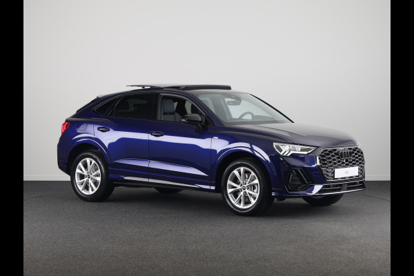 Audi Q3 Sportback 45 TFSI e S Edition Exclusive kleur: Misticblau perleffect