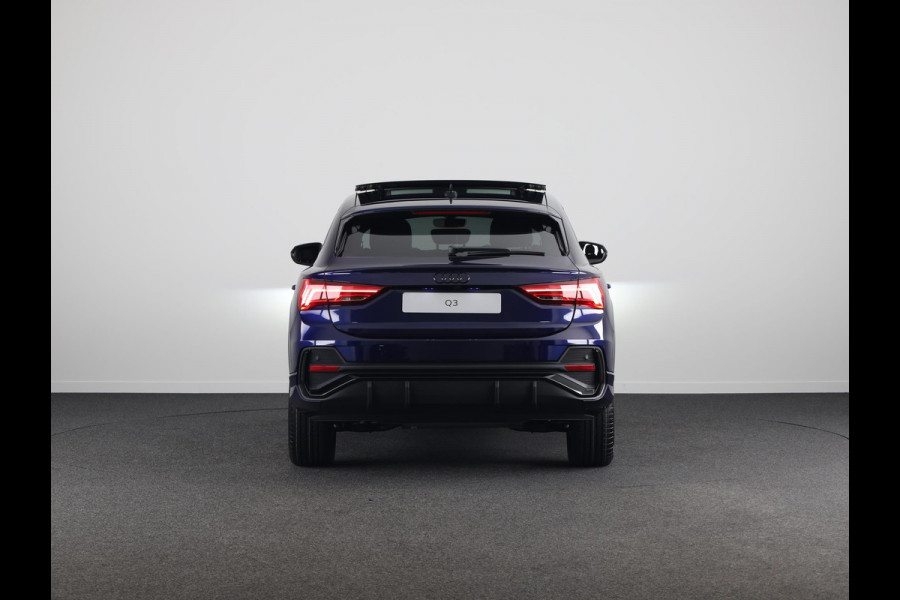 Audi Q3 Sportback 45 TFSI e S Edition Exclusive kleur: Misticblau perleffect