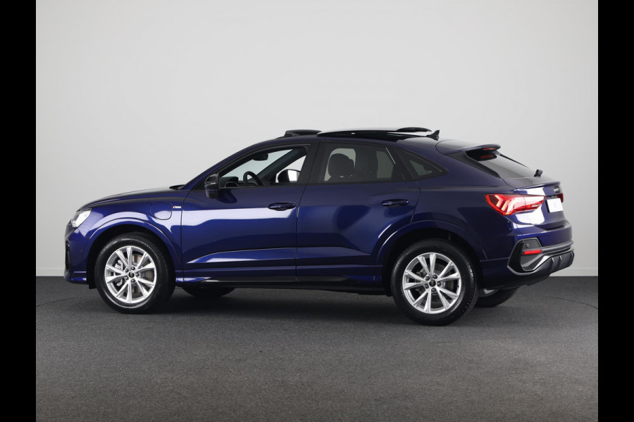 Audi Q3 Sportback 45 TFSI e S Edition Exclusive kleur: Misticblau perleffect