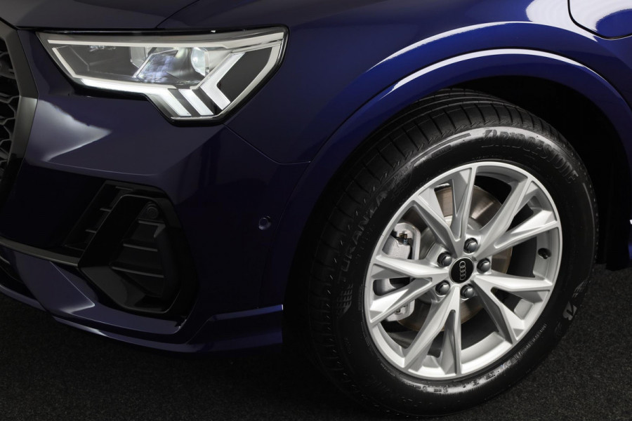 Audi Q3 Sportback 45 TFSI e S Edition Exclusive kleur: Misticblau perleffect