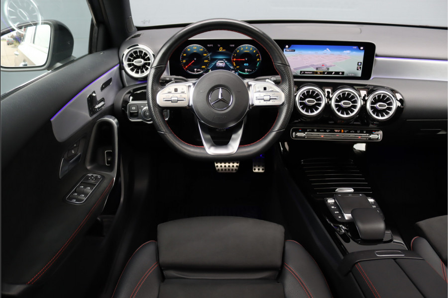 Mercedes-Benz A-Klasse 250 e Premium+ AMG Line Aut8, Panoramadak, Memorypakket, Keyless Go, Camera, Augmented Reality, Dodehoekassistent, Widescreen, Nightpakket, Multibeam LED, Etc.