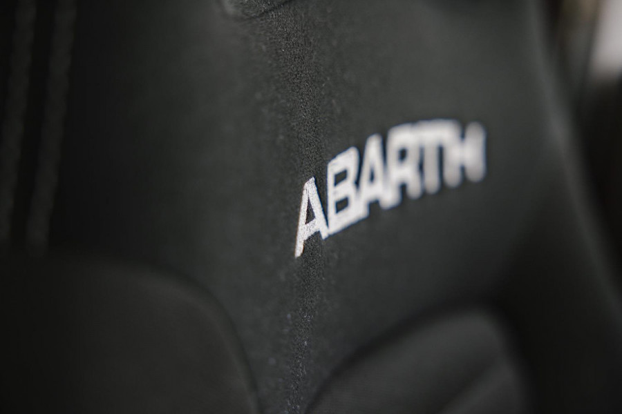 Abarth 500 1.4 T-Jet Competizione 70th Anniversary | 180 PK | Sabelt GT Seats | Monza Record | Brembo | Climate | Xenon