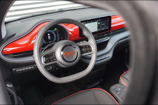 Fiat 500E RED 24 kWh AUTOMAAT CARPLAY | CRUISE | 16'LMV | CLIMA | 2K SUB!