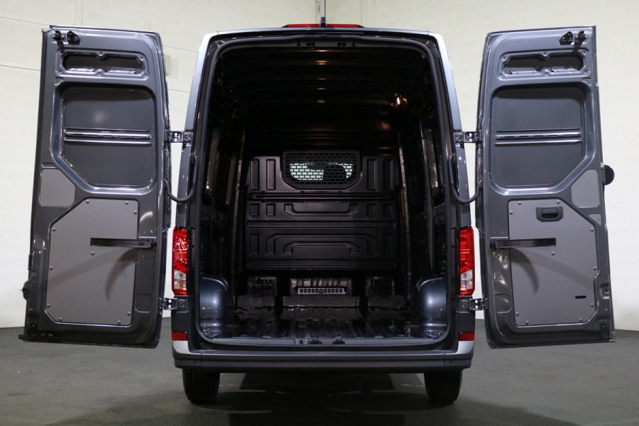 Volkswagen Crafter 2.0 TDI 140pk L3 H3 Automaat Airco Navigatie Camera