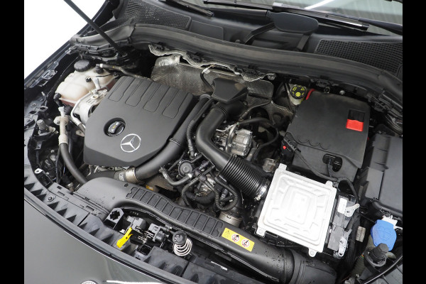Mercedes-Benz B-Klasse 180 Automaat Premium | Panoramadak | Widescreen | Camera | Carplay