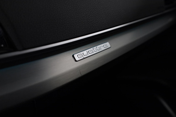 Audi Q5 50 TFSI e S edition 299pk PHEV | Luchtvering | Elek. verst. stoelen | Camera | Stoelverwarming