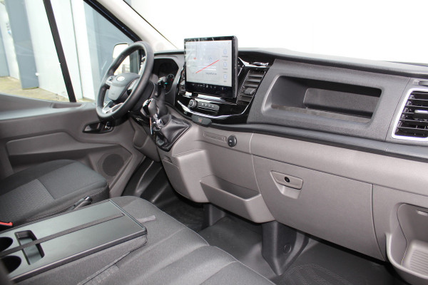Ford Transit 350 2.0-170pk TDCI L3H2 Trend. AUTOMAAT ! Net ingereden, uit voorraad leverbaar ! Volautm. airco, metallic lak, lane- en side assist, adaptive cruise, navigatie by Apple carplay/Android auto cntrl, bijrijdersbank, USB aansluiting etc.
