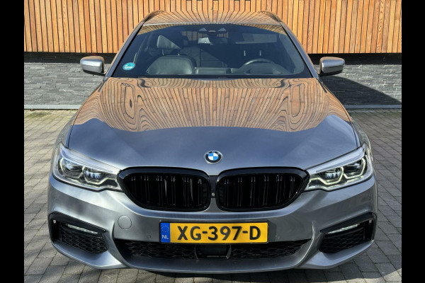 BMW 5 Serie Touring 520i High Executive | DAB | H/K | 19 inch | LED | Keyless | Camera rondomzicht | Entertainment achterstoelen