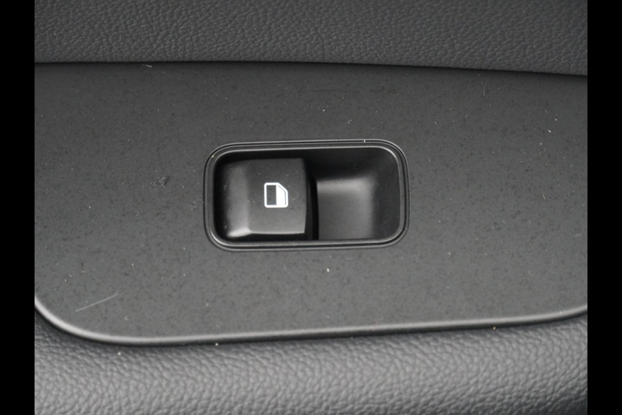 Kia Ceed Sportswagon 1.5 T-GDi GT-Line - Automaat - Panorama dak - Stoel en stuurwiel verwarming - Android Auto/Apple CarPlay - Electrische achterklep - Fabrieksgarantie tot 02-2029