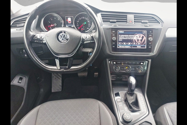 Volkswagen Tiguan 2.0 TSI 4Motion Highline Automaat, airco,cruise,elec trekhaak,elec achterklep,stoel/stuurverwarming,navigatie/achteruitrijcamera,parkeersensoren,
