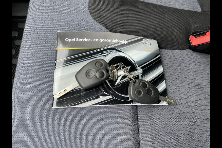Opel Vivaro 1.6 CDTI L1H1 Edition / vaste prijs rijklaar € 11.950 ex btw / lease vanaf € 219 / airco / cruise / trekhaak 2000 kg / pdc achter / bijrijdersbank !