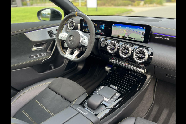 Mercedes-Benz CLA-Klasse 45 S AMG 4MATIC+ 2022 Panoramadak|Burmester®|Keyless|Designo Grey|Matrix|Night pakket II