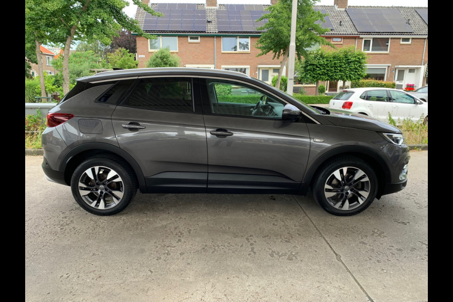 Opel Grandland X 1.2 Turbo Business Executive