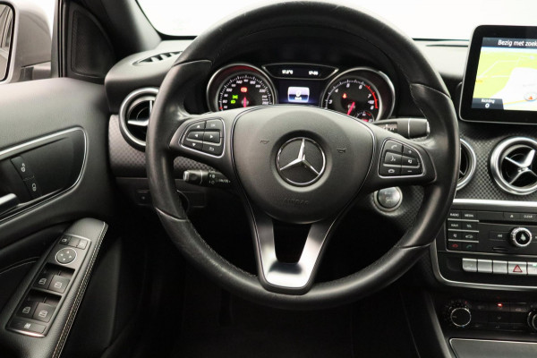 Mercedes-Benz A-Klasse 160 Ambition * Navigatie * Stoelverwarming * Trekhaak