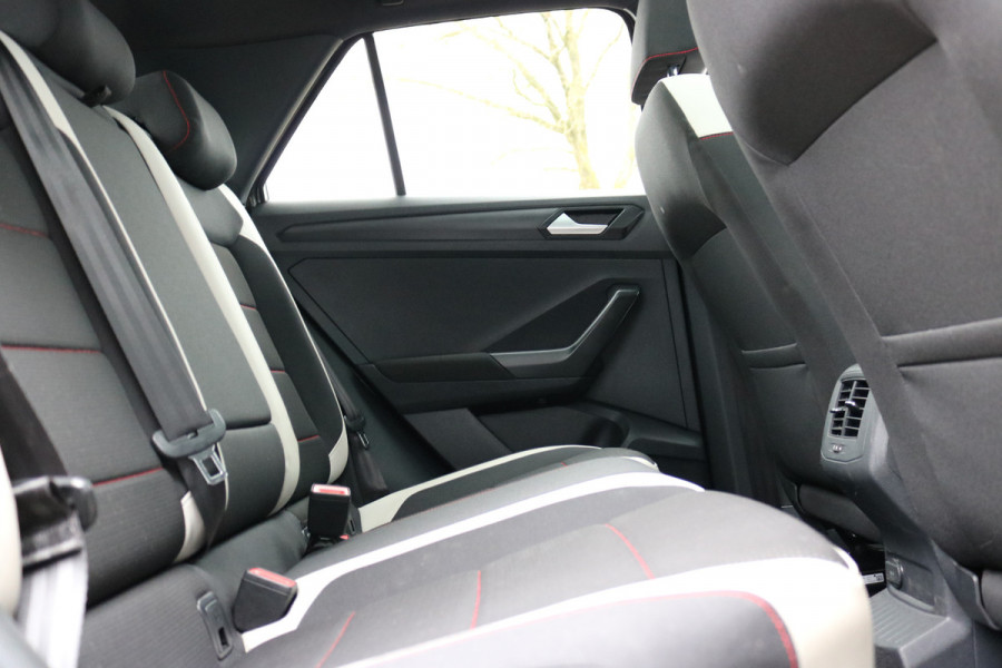 Volkswagen T-Roc 1.5 TSI Sport Xenon Led Navi Virtual cockpit Panodak T-haak 150pk!!