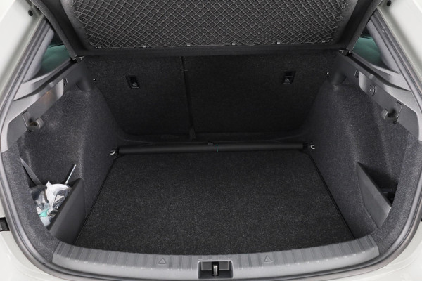 Škoda SCALA Monte Carlo 1.0 115 pk TSI Hatchback | Navigatie pakket | Travel assist
