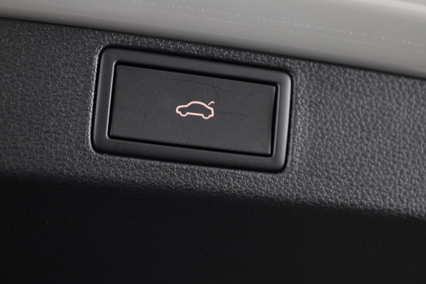 Škoda SCALA Monte Carlo 1.0 115 pk TSI Hatchback | Navigatie pakket | Travel assist