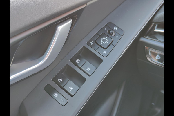 Kia Niro EV DynamicLine 64.8 kWh |18"LM | Clima | Camera | Adapt cruise | € 2000 subsidie