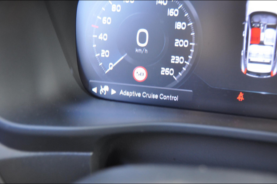 Volvo XC40 T5 262PK Automaat Recharge R-Design / Apple CarPlay/ DAB / Adaptieve Cruise Control / Pilot Assist / Achteruitrijcamera/ Parkeersensoren Voor + Achter / BLIS / Elektrische stoelen