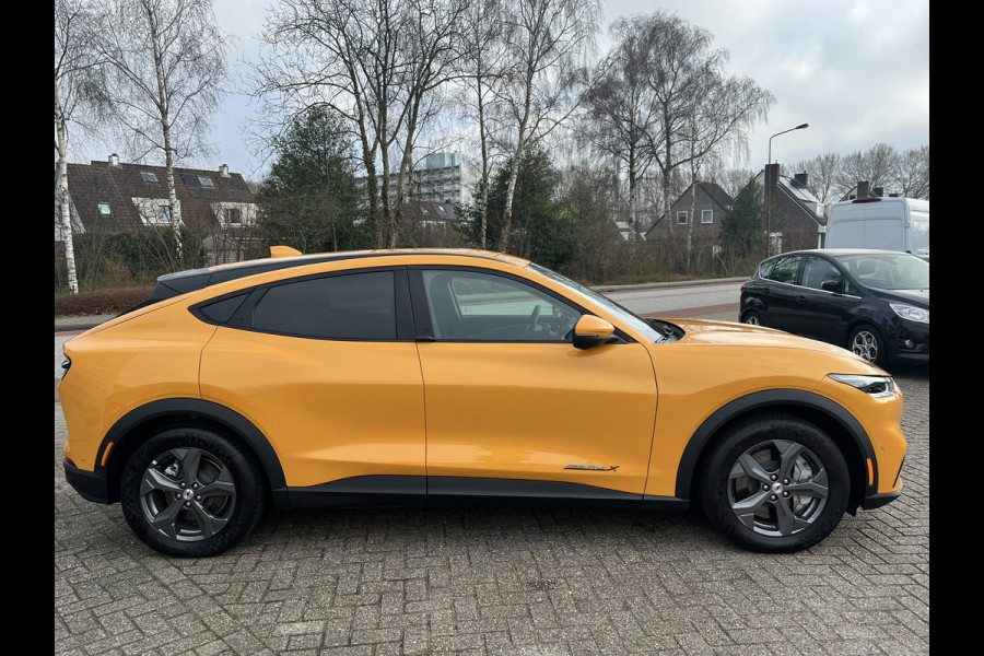 Ford Mustang Mach-E 98kWh Extended RWD 269pk | Ford Voorraad | Technology Pack | Cyber Orange | DAB + | Bang & Olufsen | Adaptieve cruise control | Lane assist