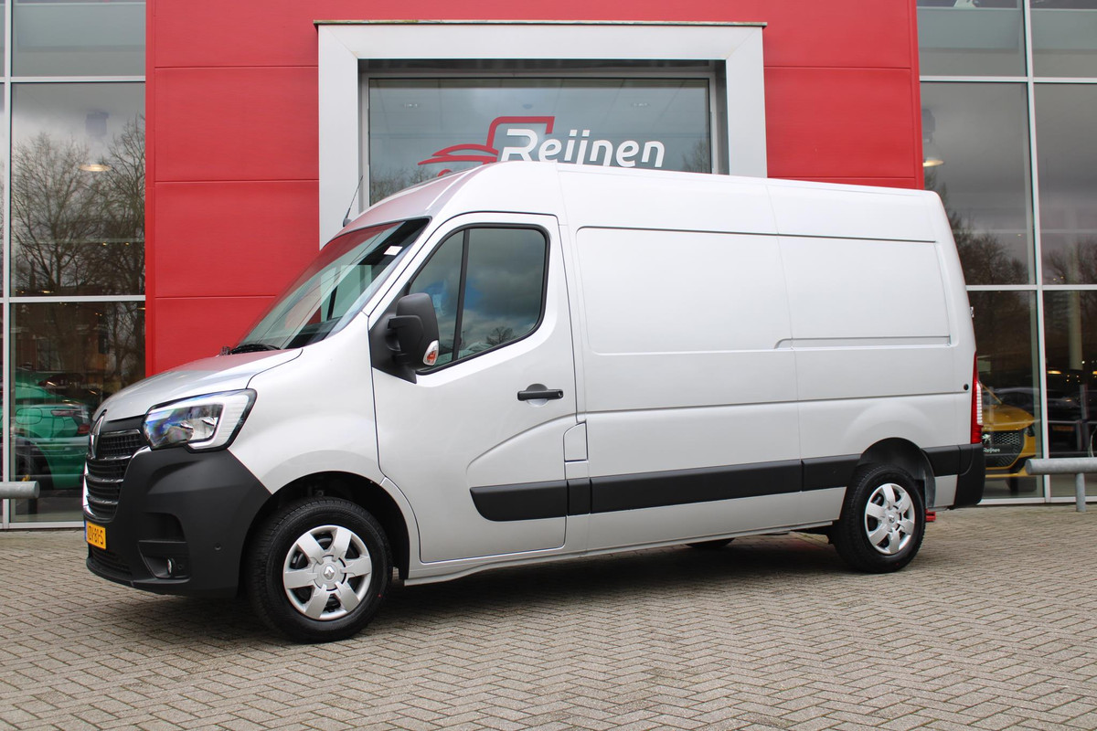 Renault Master T35 2.3 dCi 135PK L2H2 WORK EDITION 3-ZITS | NAVIGATIE | ACHTERUITRIJ CAMERA | APPLE CARPLAY / ANDROID AUTO | AIRCO | CRUISE CONTROL | MISTLAMPEN VOOR | DODEHOEKDETECTIE |