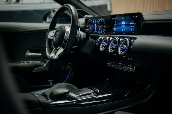 Mercedes-Benz CLA-Klasse Shooting Brake 45 S AMG 4MATIC+ Premium Plus | Trekhaak | Burmester | ACC | Panoramadak |
