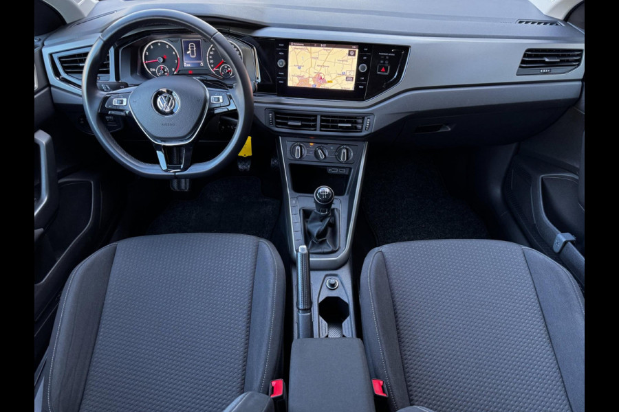 Volkswagen Polo 1.0 MPI Comfortline / Navigatie / Cruise control / NED-Polo / 1e Eigenaar / DAB / Apple Carplay & Android Auto