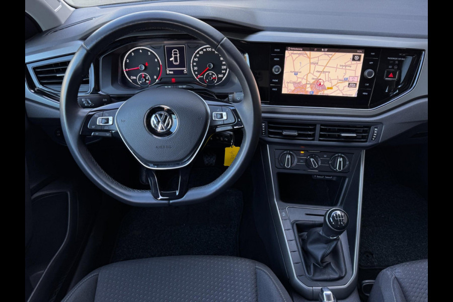 Volkswagen Polo 1.0 MPI Comfortline / Navigatie / Cruise control / NED-Polo / 1e Eigenaar / DAB / Apple Carplay & Android Auto