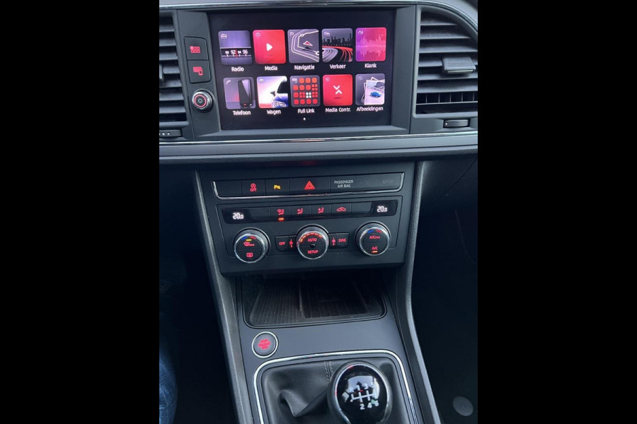 Seat Leon 1.0 TSI Style Ultimate Edition, Navigatie, Camera, Bluetooth, Keyless entree, Trekhaak, 1e eigenaar boekjes aanwezig