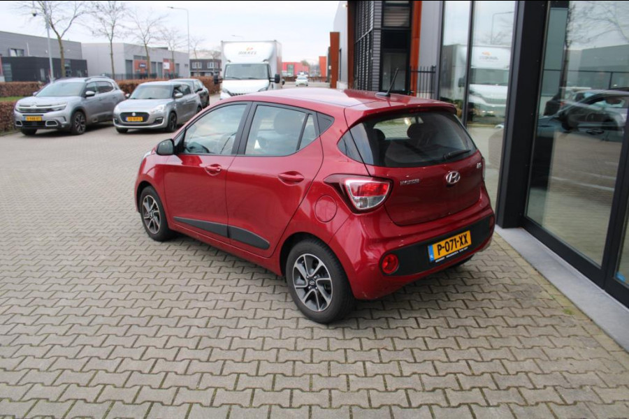 Hyundai i10 1.2i 4 cilinder navigatie pdc Bovag garantie