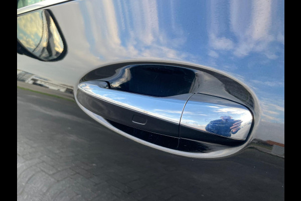 Mercedes-Benz GLA GLA 250e AMG Pakket Panorama Sfeerverlichting Camera voorzijde / achter