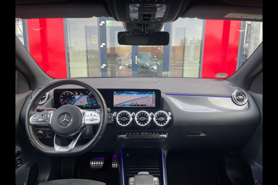 Mercedes-Benz GLA GLA 250e AMG Pakket Panorama Sfeerverlichting Camera voorzijde / achter