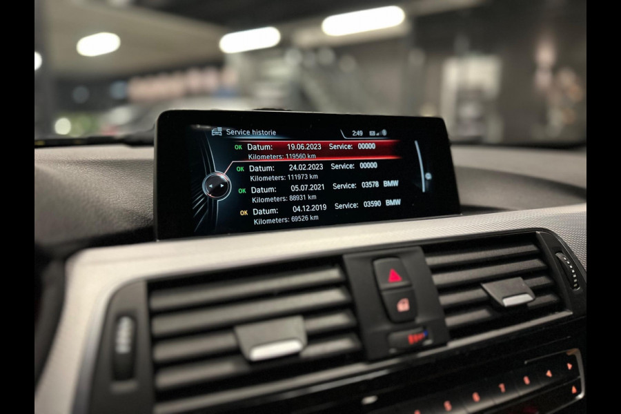 BMW 3 Serie Touring 320i M percomance|PANO|LEDER|CARPLAY