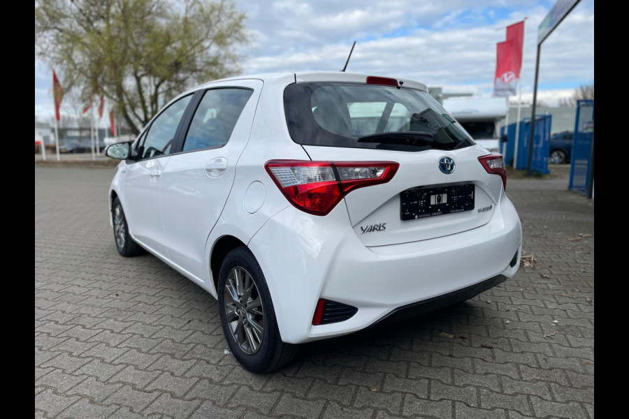 Toyota Yaris 1.5 Hybrid Dynamic Automaat (RIJKLAARPRIJS / BOVAG)