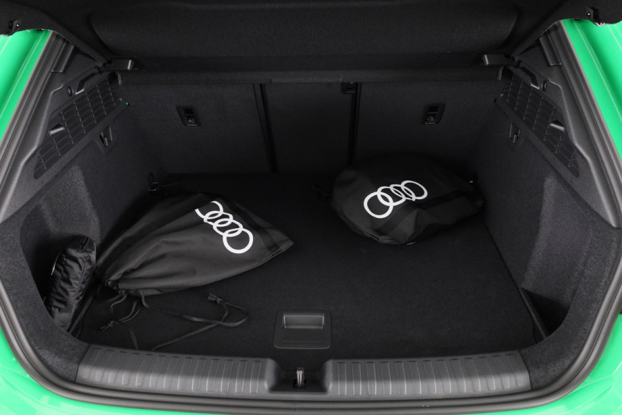 Audi A3 Sportback 45 TFSI e S edition Competition Audi Exclusive Lak