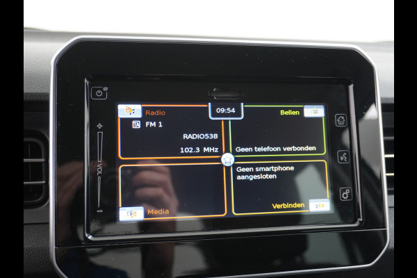 Suzuki Ignis 1.2 83pk Automaat Apple Carplay Android Navi Camera stoelverwarming airco Lmv Dakrails Mistl. Bluetooth Priv.Glas ABS Smart Hybr BAS TCS Stabi.programma Hill Assist ESP Autom.Verlichting LED  Vermoeidheidsherkenning Hill Hold Botswaarschuwing Elektr.Ramen+Spiegels Verschuifbare achterstoelen Dealer onderhouden! slechts 895kg hierdoor slechts 29 euro belasting p/m