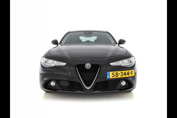 Alfa Romeo Giulia 2.0T Super Black-Line 200 Pk Aut. *NAVI-FULLMAP | 1/2-LEDER | DAB | ECC | PDC | CRUISE | COMFORT-SEATS | BREMSA-BRAKES | 17"ALU*.