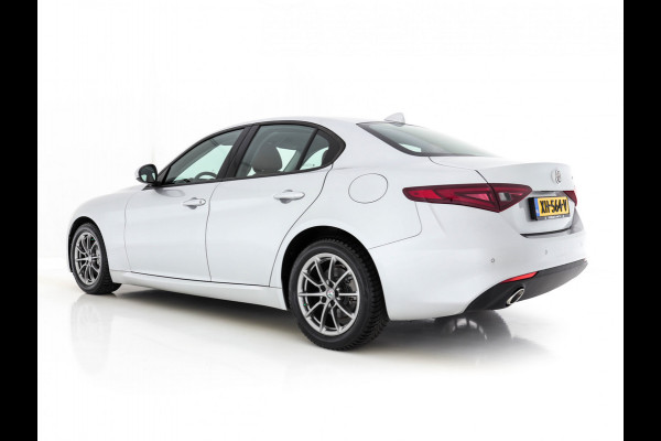 Alfa Romeo Giulia 2.2 Aut. *BI-XENON | NAVI-FULLMAP | 1/2-LEDER | LANE-ASSIST |  ADAPTIVE-CRUISE | DAB | APP.CONNECT |  PDC | ECC | COMFORT-SEATS | 17"ALU *