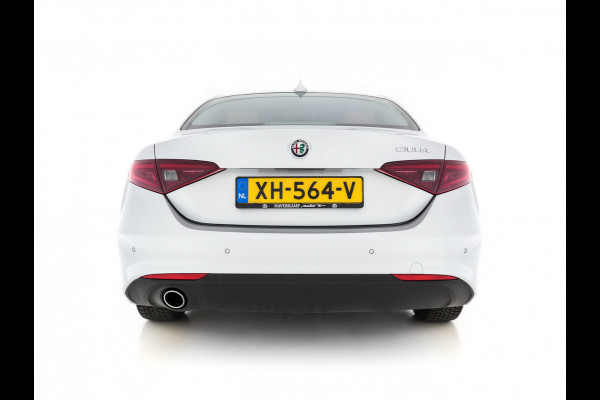 Alfa Romeo Giulia 2.2 Aut. *BI-XENON | NAVI-FULLMAP | 1/2-LEDER | LANE-ASSIST |  ADAPTIVE-CRUISE | DAB | APP.CONNECT |  PDC | ECC | COMFORT-SEATS | 17"ALU *